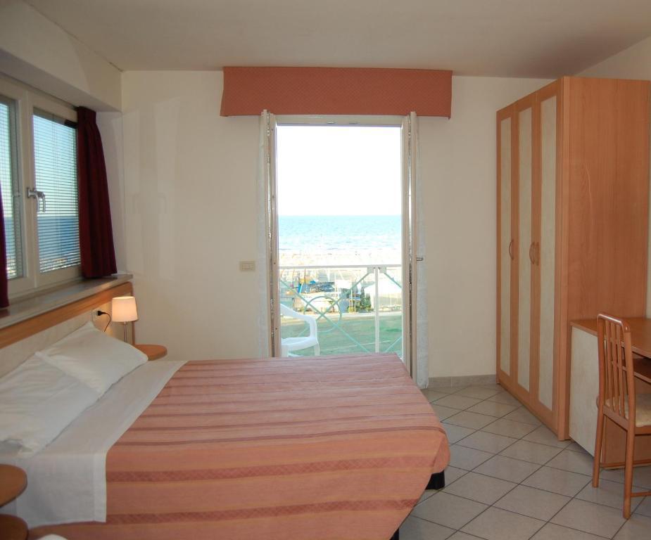 Hotel Rivazzurra Rimini Ruang foto